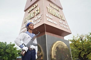 Thành đồng nơi biển, đảo Trường Sa 