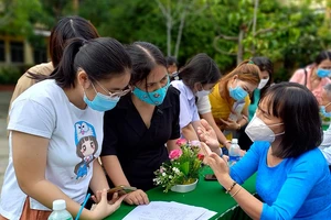 Phụ huynh, học sinh thấp thỏm chọn tổ hợp môn, chờ xếp lớp 10 