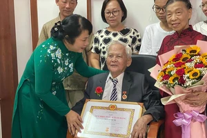 75 năm tuổi Đảng và những bước chân không nghỉ 