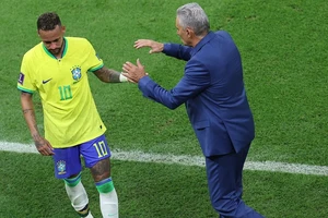 HLV Tite hồi hộp chờ Neymar 