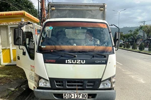 CSGT phát hiện nhiều xe khách dùng giấy đăng kiểm giả 