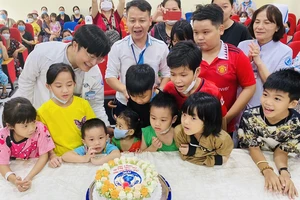 Đồng hành cùng bệnh nhi tìm hy vọng sống 