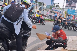 Người xin ăn vẫn còn nhiều trên đường phố 