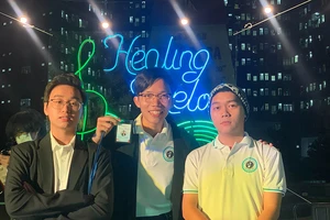 Chàng trai dùng âm nhạc chữa lành tâm hồn cho sinh viên 