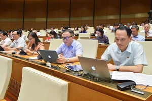 Đẩy mạnh kiểm soát các văn bản dưới luật chồng chéo, bất cập 