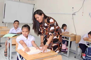 Khen thưởng 14 giáo viên xuất sắc trong dạy trẻ khuyết tật 