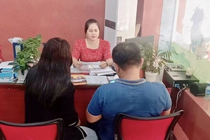 Phụ huynh đôn đáo tìm trường cho con vào lớp 10 