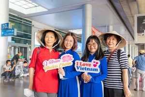 Làm tour du lịch dài ngày sau chính sách visa mới