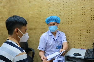 Tưởng ù tai, đi khám… bỗng dưng bị điếc