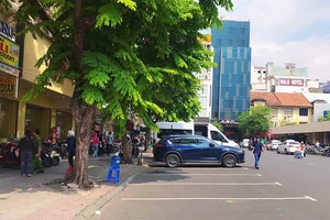 Quận 1 chấn chỉnh tình trạng bãi giữ xe lấn chiếm, thu phí cao