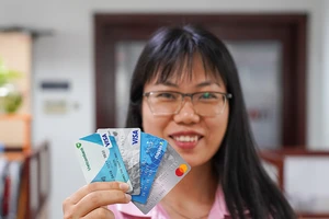 Nỗi lo khi xài thẻ tín dụng