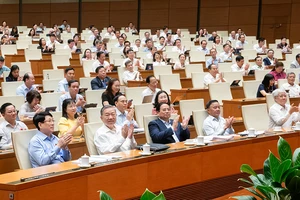 Quyết nghị lịch sử - mở ra chương mới của đất nước