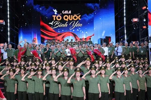 Khép lại chuỗi triển lãm, trải nghiệm và gala Tổ quốc bình yên