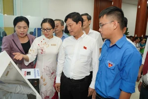 Một năm vận hành chính quyền địa phương 2 cấp: TP.HCM ứng dụng công nghệ, phục vụ người dân nhanh và tốt hơn