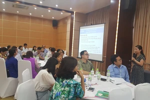 Phụ nữ 10 năm làm việc không công, tại sao?