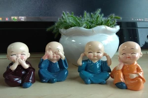 Những người khốn khổ vì nhìn cái gì cũng thấy màu đen