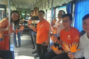 TP.HCM ra mắt 26 xe buýt màu cam