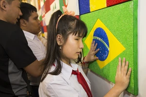 Kỳ lạ những bức tranh giúp người khiếm thị ngắm được