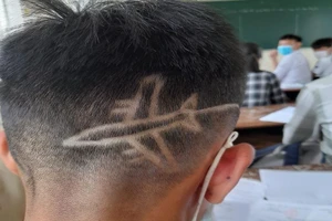 Cắt tóc kiểu 'không đụng hàng' đi học và cái kết không ngờ