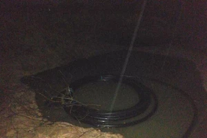 2 anh em rơi hố công trình, người anh đã tử vong