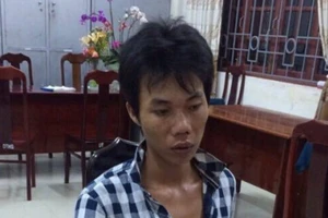 Công an mật phục trong bãi giữ xe bắt kẻ trộm