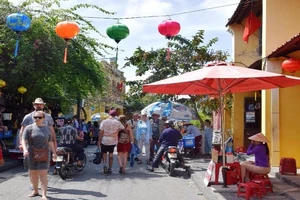 Hội An đón du khách thứ 10 triệu tham quan phố cổ