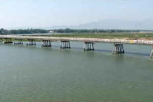 1 thanh niên nhảy cầu Câu Lâu mất tích