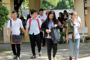 Thuê khách sạn, máy in siêu tốc phục vụ kỳ thi THPT