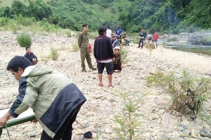 Sinh viên năm 2 chết đuối khi lặn sông bắt cá