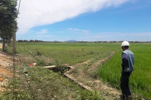 Phát hiện thi thể thanh niên bên cạnh chiếc xe máy