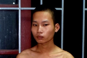 Bỏ thuốc vào nước ngọt rồi hiếp dâm nữ đồng nghiệp