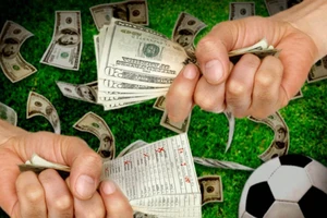 Phá đường dây đánh bạc hàng trăm tỉ đồng