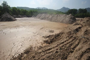 Kiểm tra thông tin vỡ đập thải quặng khu vực mỏ vàng