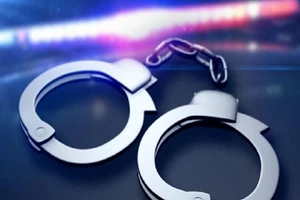 Cha mẹ bị khởi tố vì 'chạy' cho con trốn nghĩa vụ quân sự