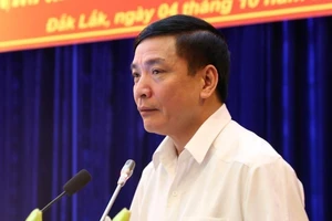  Vụ trưởng phòng 'mượn' bằng: Bí thư tỉnh yêu cầu xử lý 