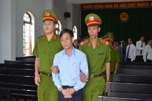 1 tử tù tiếp tục bị truy tố tội mới