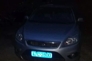 Xe biển xanh đi chạy dịch vụ đám cưới