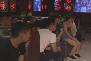 Gần 100 người phê ma túy trong quán bar, karaoke