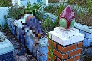 Phát hiện thi thể người đàn ông đang phân hủy ở nghĩa trang