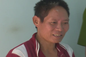 Cha dượng dâm ô con riêng của vợ