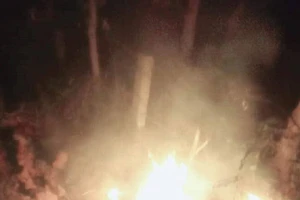 Nam thanh niên tử vong bên xe máy cháy sém