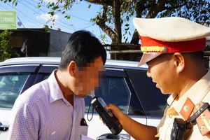 Tây Nguyên: Hàng trăm người bị phạt, tạm giữ xe vì nồng độ cồn