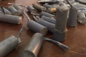 Làm pháo theo clip YouTube, 1 học sinh nhập viện vì bỏng