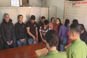 Phá nhiều tụ điểm đánh bạc ở Đắk Lắk và TP.HCM