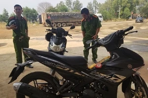 Bắt thanh niên đánh CSGT, lấy ô tô để trốn cách ly 