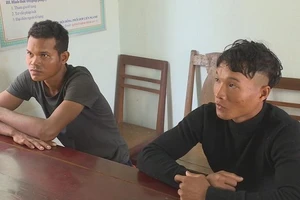 Bị đuổi đánh, 2 thanh niên ném đá chết đối thủ