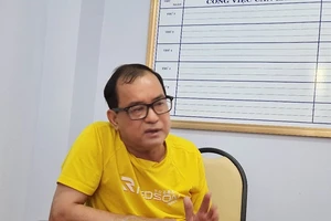 Học sinh lớp 2 lẻn khỏi trường đi bộ hơn 10km vì nhớ bố