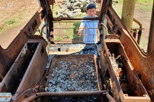 Công an Đắk Lắk chỉ đạo làm rõ vụ xe múc gần 600 triệu bị đốt