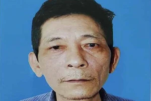 Thuê ô tô đem sang Campuchia cầm để đánh bạc