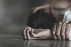 Khởi tố kẻ chặn đường giở trò đồi bại với bé gái trong đêm